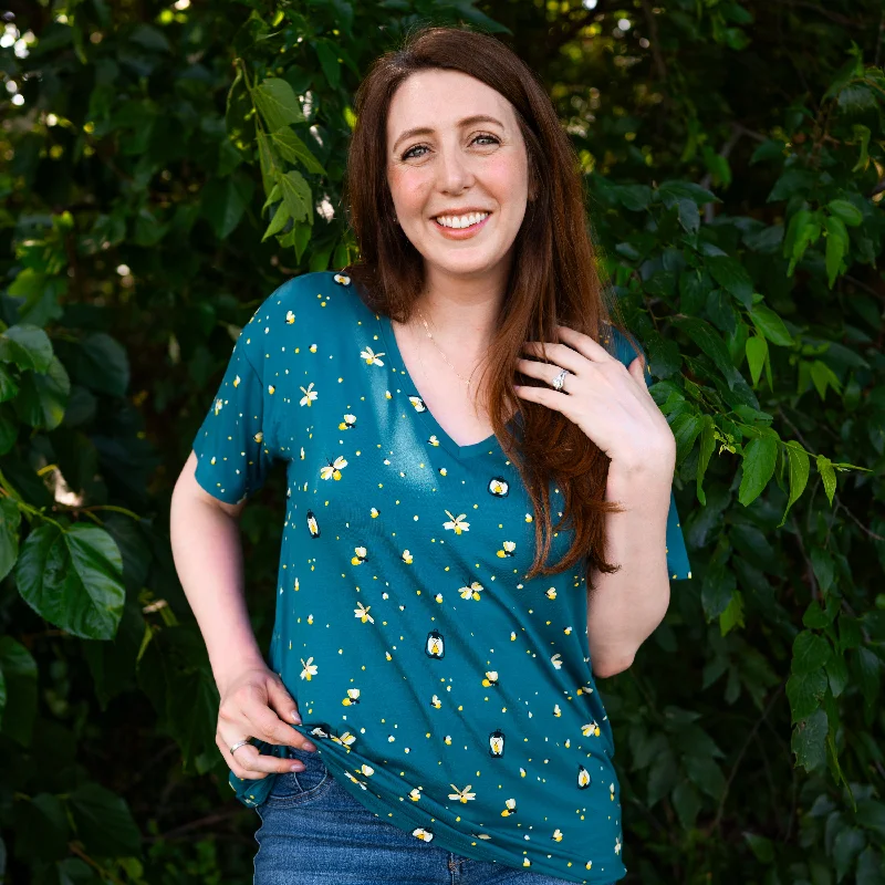 Women’s Relaxed Fit V-Neck in Firefly